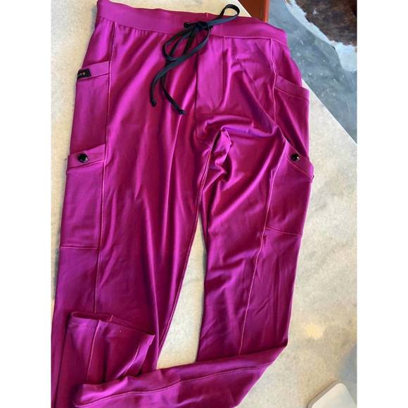 EVA VARRO Pants - NEW EVA VARRO cargo jogger in magenta